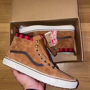 BRAND NEW Never Worn Vans Sk8-Hi MTE size 11.5